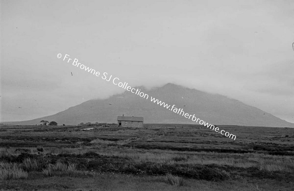 COTTAGE UNDER NEPHIN